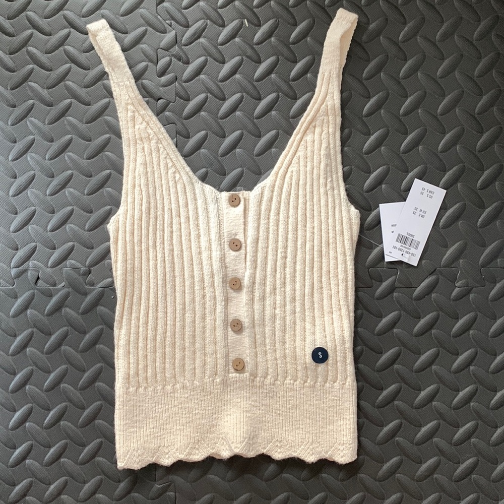 Abercrombie and Fitch Cream Cropped Top